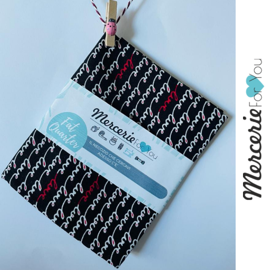 Fat quarter colore nero scritte bianche rosse